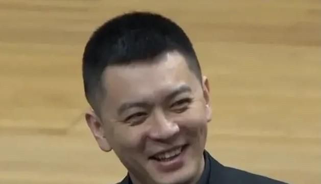 美女裸身直播